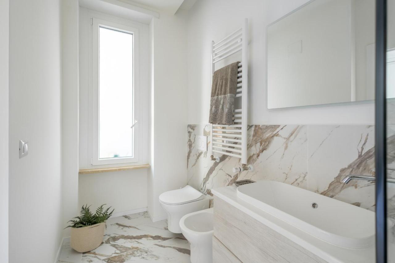 Appartamento Iflat Wood And Marble Riverfront